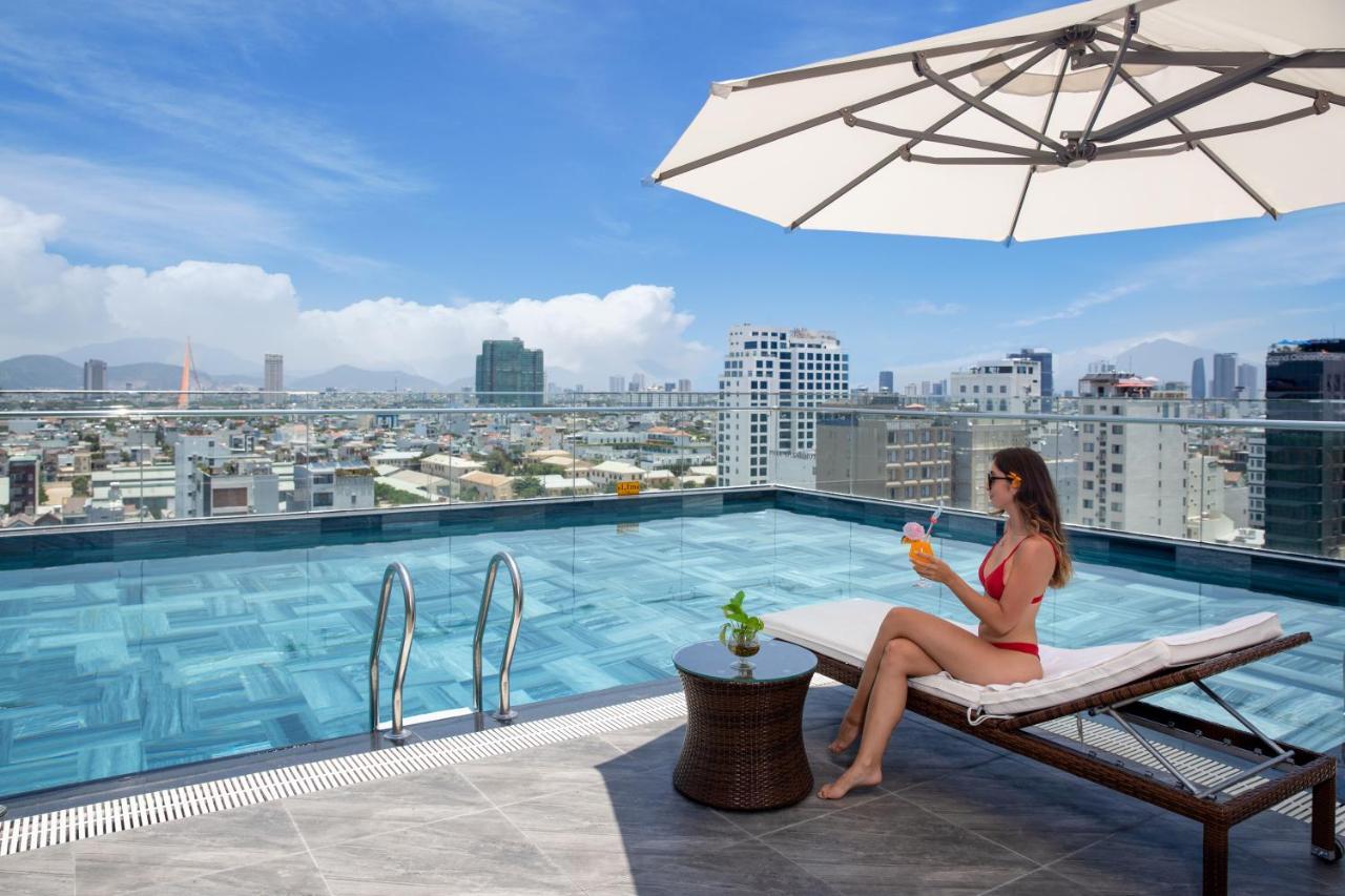 Golden Line Hotel Danang Buitenkant foto