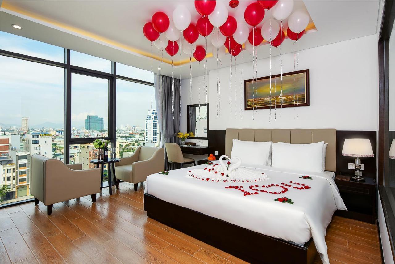 Golden Line Hotel Danang Buitenkant foto