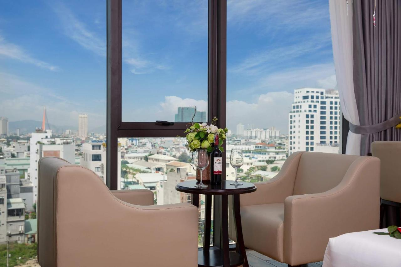 Golden Line Hotel Danang Buitenkant foto