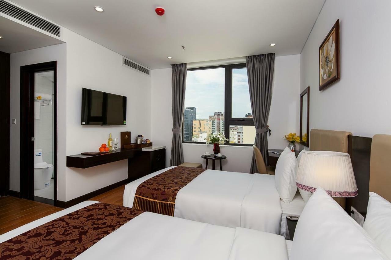 Golden Line Hotel Danang Buitenkant foto