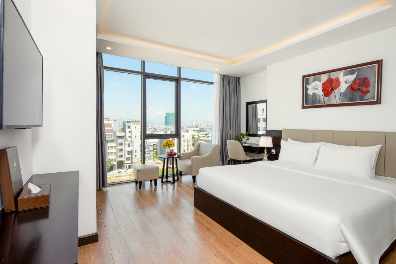Golden Line Hotel Danang Buitenkant foto