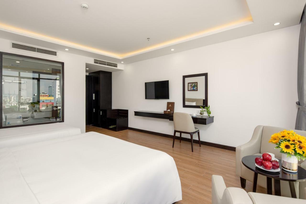 Golden Line Hotel Danang Buitenkant foto