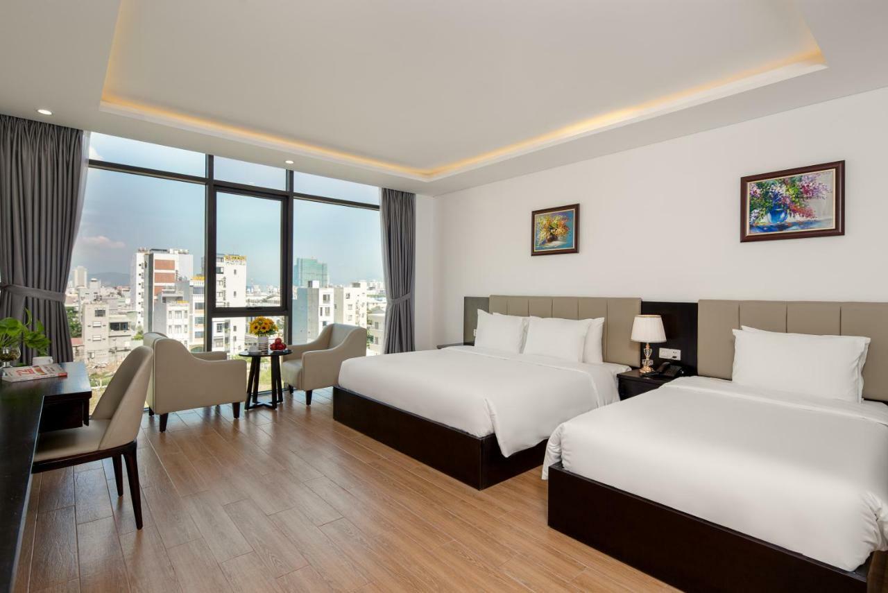 Golden Line Hotel Danang Buitenkant foto