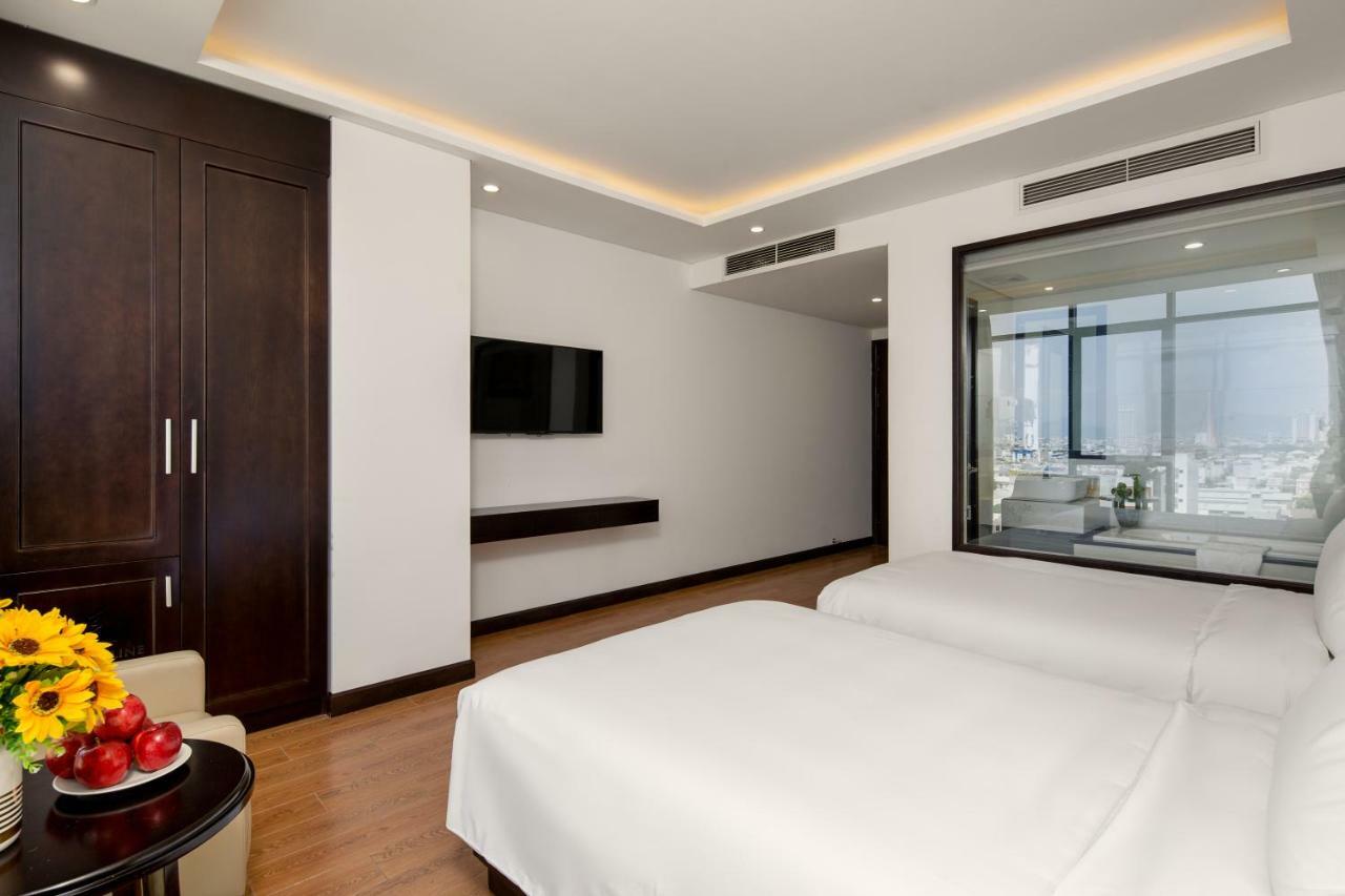 Golden Line Hotel Danang Buitenkant foto