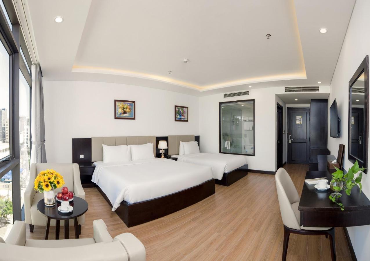 Golden Line Hotel Danang Buitenkant foto